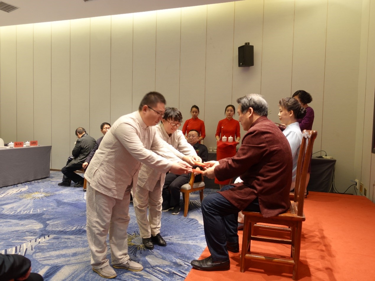全国名老中医药专家王国斌教授收徒仪式在郑州举行